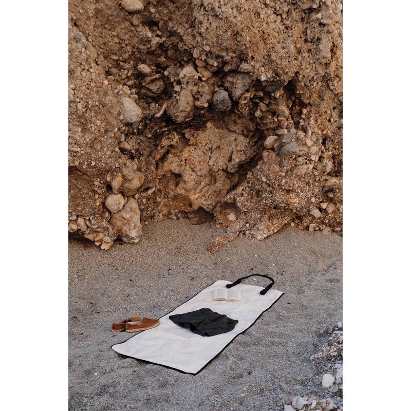 Plážová podložka VINGA Volonne, biela off - čierna Plážová podložka VINGA Volonne, biela off - čierna