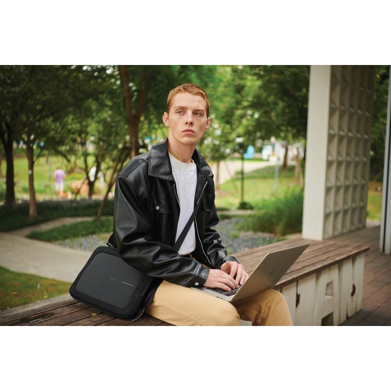 Taška na 16" notebook XD Design, čierna Taška na 16" notebook XD Design, čierna