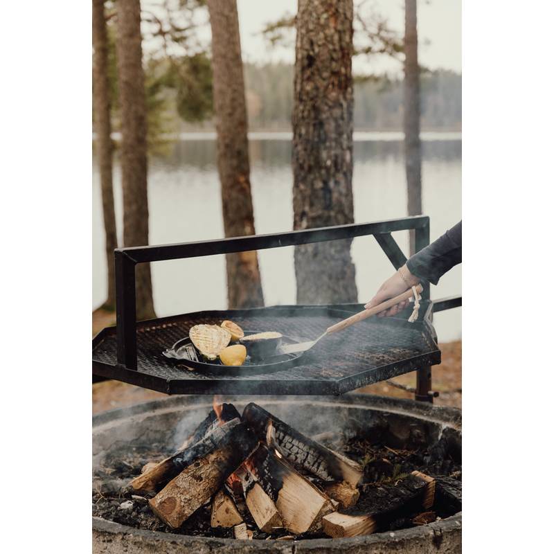 Liatinový grilovací rošt VINGA Monte Ardoise, 30cm, čierna Liatinový grilovací rošt VINGA Monte Ardoise, 30cm, čierna