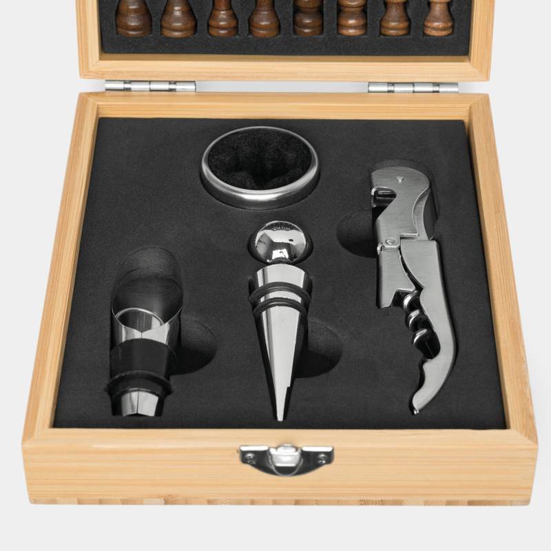 Sada na víno BAMBOO CHESS se šachovou hrou, hnědá Sada na víno BAMBOO CHESS se šachovou hrou, hnědá