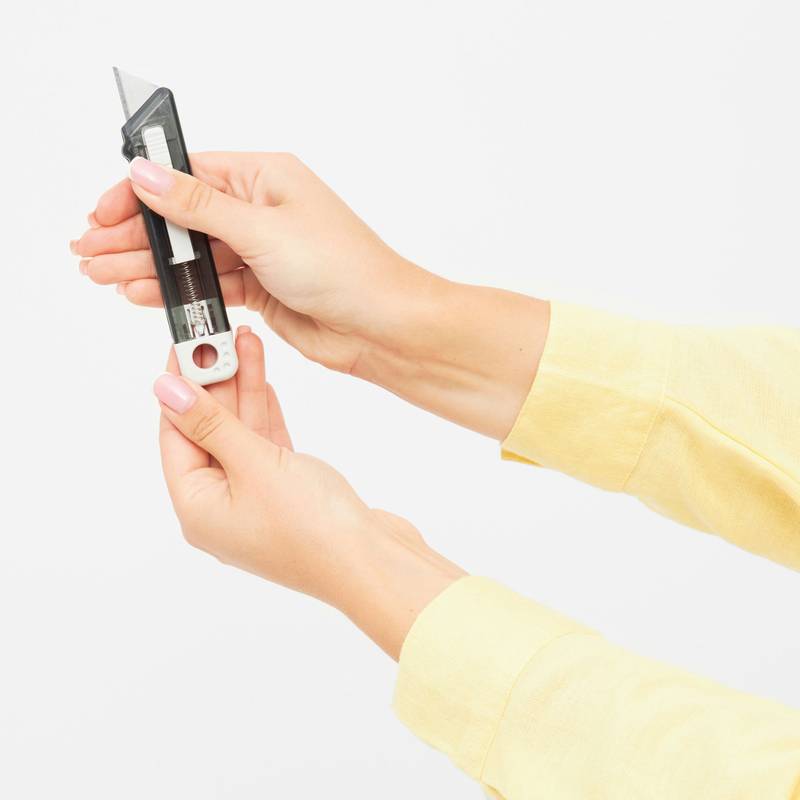 Odlamovací nôž SLIDE IT, sivá antracit Odlamovací nôž SLIDE IT, sivá antracit