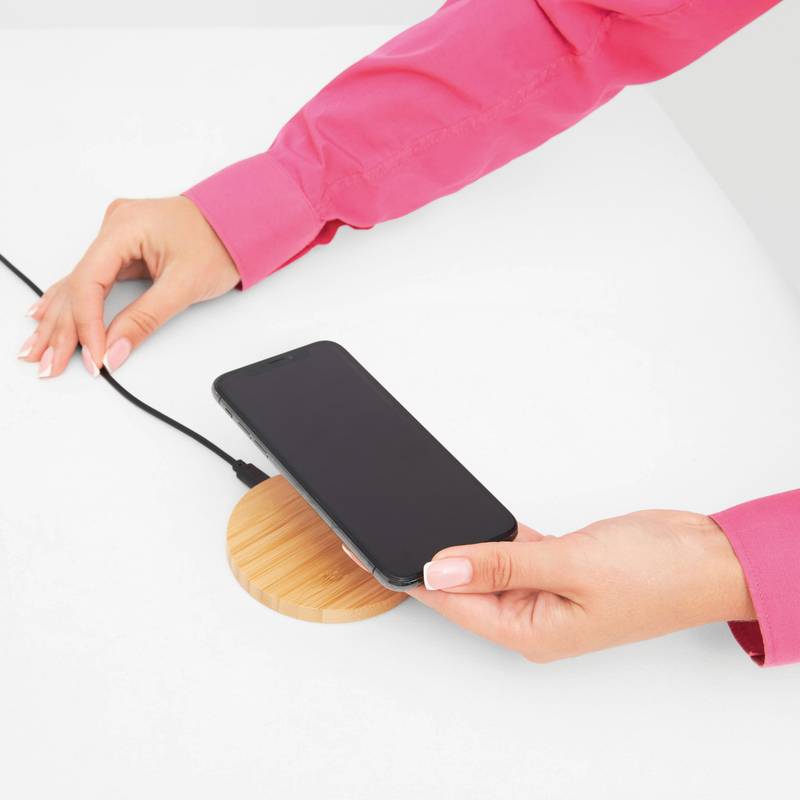 Bezdrôtová nabíjacia stanica POWER PLATE, hnedá Bezdrôtová nabíjacia stanica POWER PLATE, hnedá