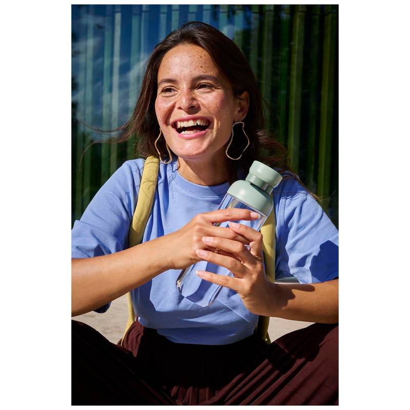 Tritanová fľaša na vodu 700ml Mepal Vita, sivá šalvia Tritanová fľaša na vodu 700ml Mepal Vita, sivá šalvia