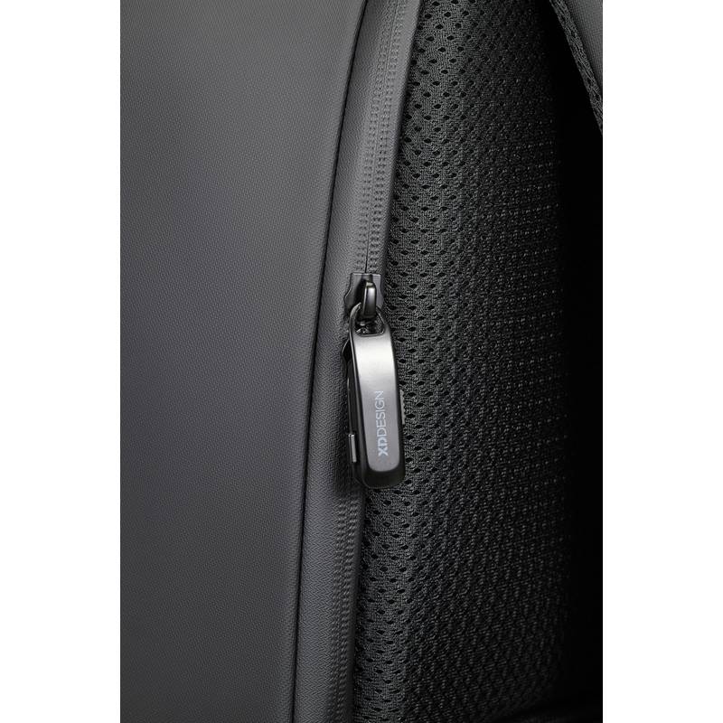 Nedobytný batoh Bobby Edge, čierna Nedobytný batoh Bobby Edge, čierna