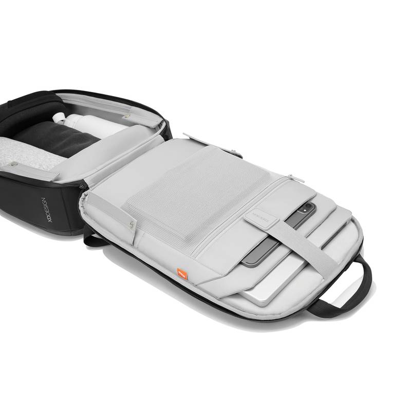 Nedobytný batoh Bobby Edge, čierna Nedobytný batoh Bobby Edge, čierna