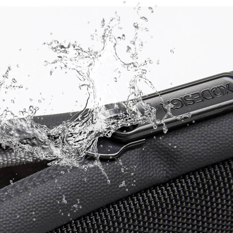 Nedobytný batoh Bobby Edge, čierna Nedobytný batoh Bobby Edge, čierna