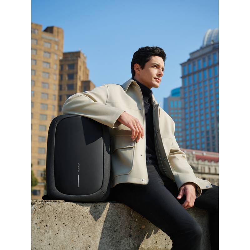 Nedobytný batoh Bobby Edge, čierna Nedobytný batoh Bobby Edge, čierna