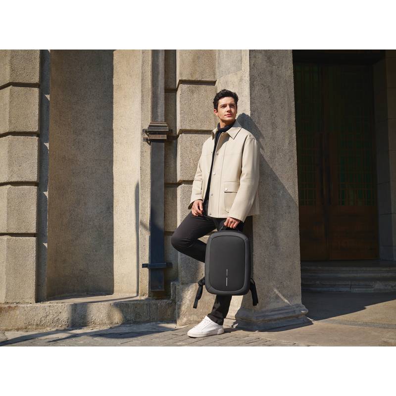 Nedobytný batoh Bobby Edge, čierna Nedobytný batoh Bobby Edge, čierna