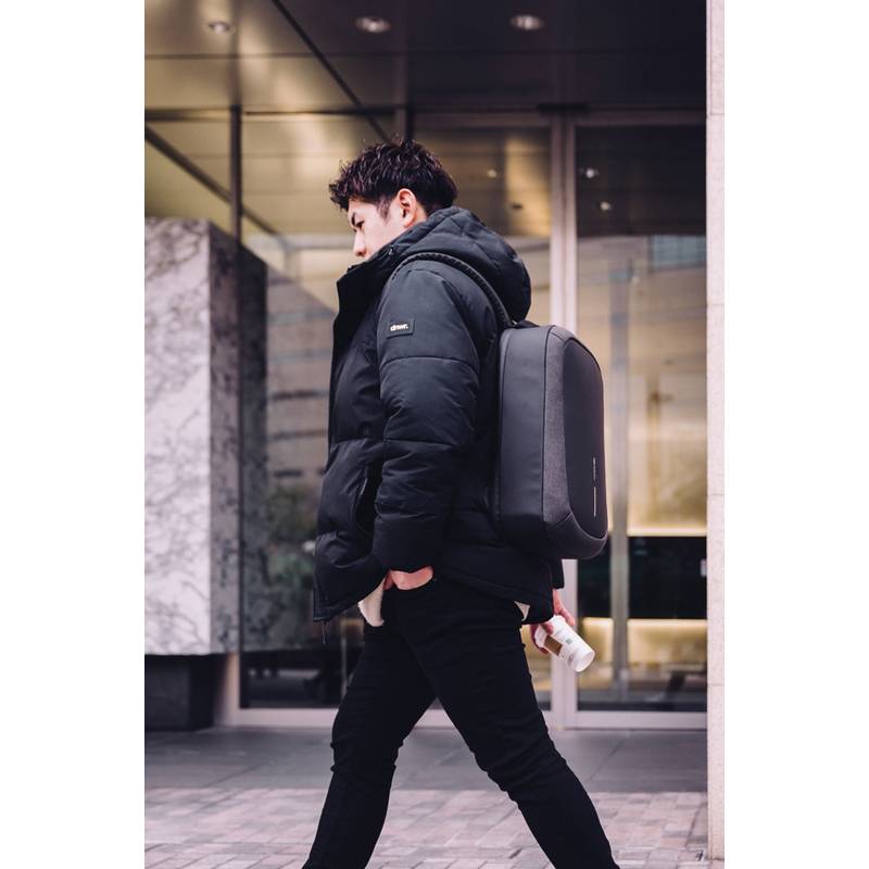 Nedobytný batoh Bobby Edge, čierna Nedobytný batoh Bobby Edge, čierna