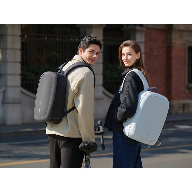 Nedobytný batoh Bobby Edge, čierna Nedobytný batoh Bobby Edge, čierna