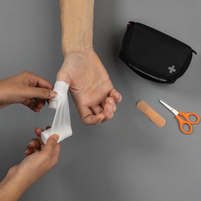 Lekárnička poštovej veľkosti z RCS recykl. PU nubuku, čierna Lekárnička poštovej veľkosti z RCS recykl. PU nubuku, čierna