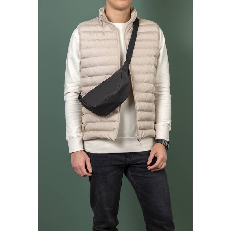 Ľadvinka Crescent z RPET AWARE™, čierna Ľadvinka Crescent z RPET AWARE™, čierna