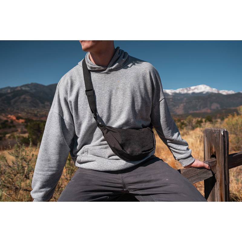 Ľadvinka Crescent z RPET AWARE™, čierna Ľadvinka Crescent z RPET AWARE™, čierna