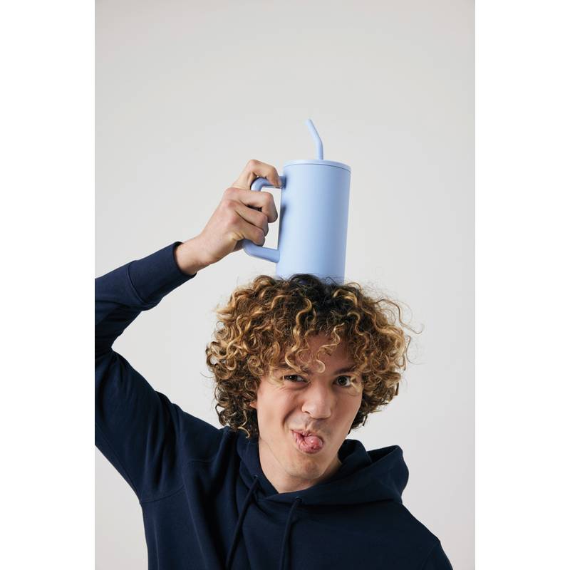 Hrnek Cube 800 ml z recykl. oceli s certifikací RCS, modrá světla Hrnek Cube 800 ml z recykl. oceli s certifikací RCS, modrá světla