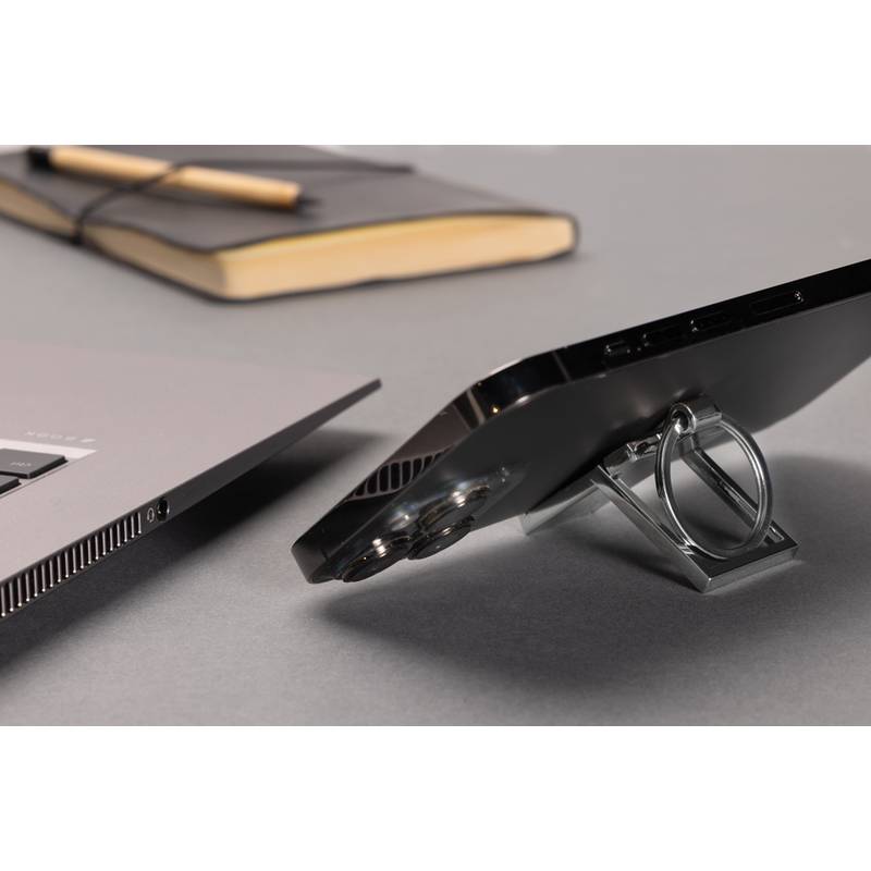 Kľúčenka so stojančekom na telefón z RCS recy zliatiny zinku, sivá strieborná Kľúčenka so stojančekom na telefón z RCS recy zliatiny zinku, sivá strieborná