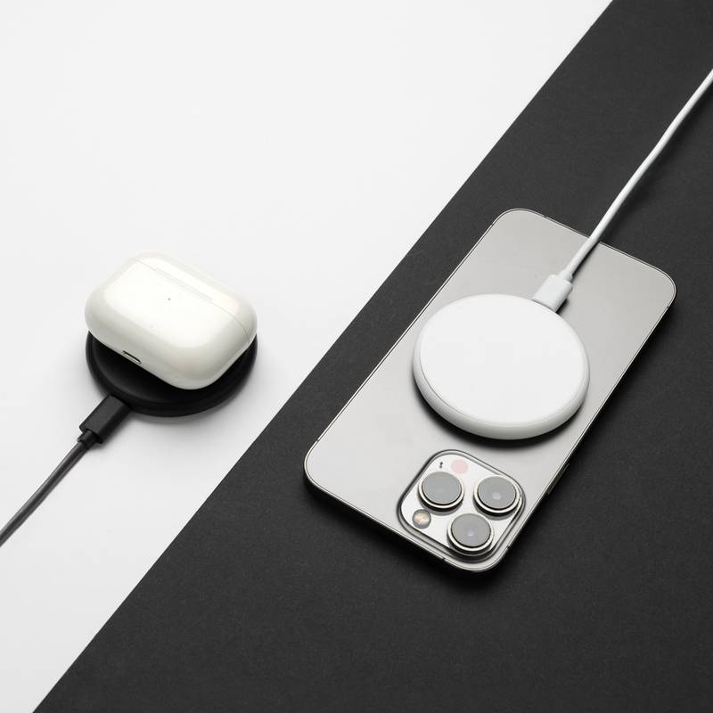 Nabíjacia podložka 3v1 15W Magnapad z RCS recykl. plastu, čierna Nabíjacia podložka 3v1 15W Magnapad z RCS recykl. plastu, čierna