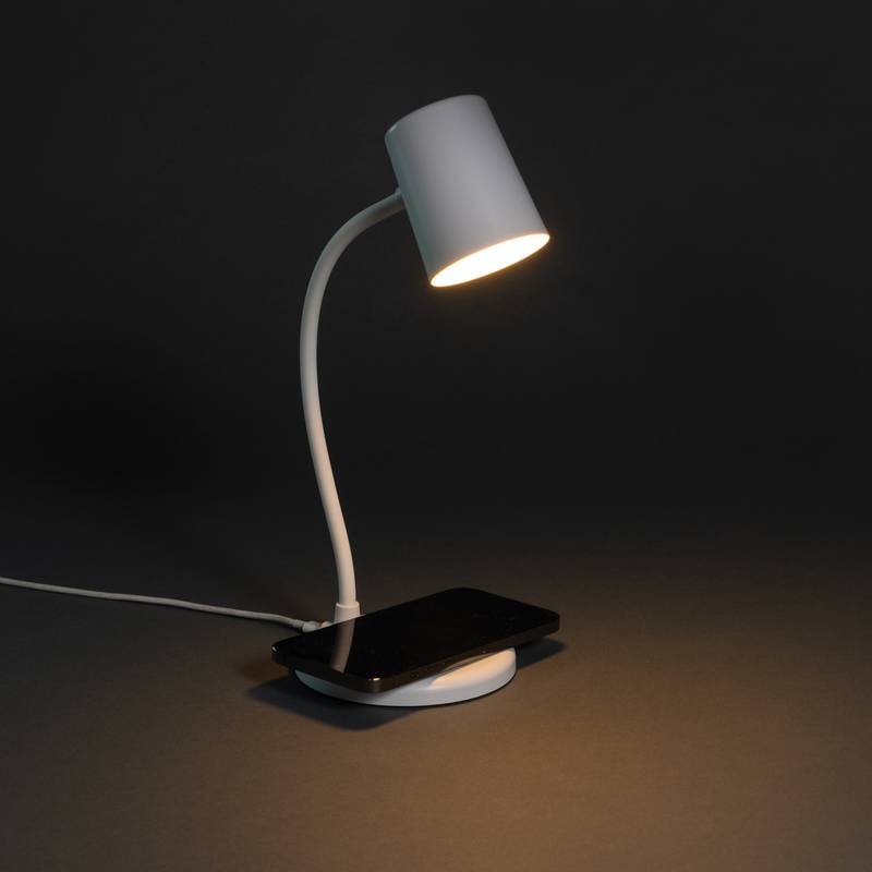 Stolní lampa Zenara s 15 W bezdr. nabíjením z RCS plastu, bílá Stolní lampa Zenara s 15 W bezdr. nabíjením z RCS plastu, bílá