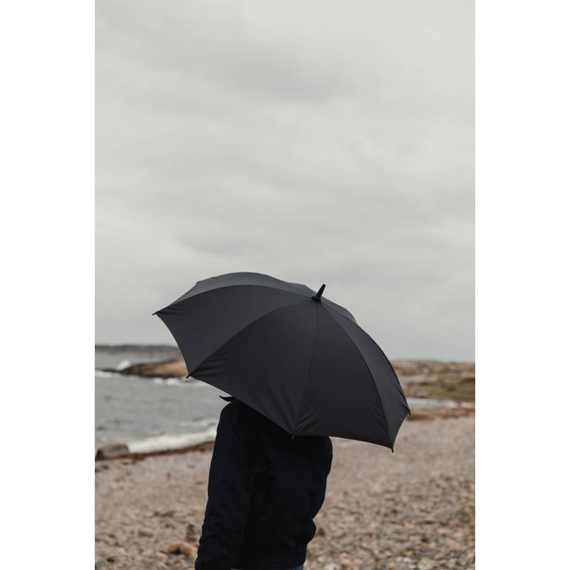 23" dáždnik VINGA Baltimore z RPET AWARE™, čierna 23" dáždnik VINGA Baltimore z RPET AWARE™, čierna