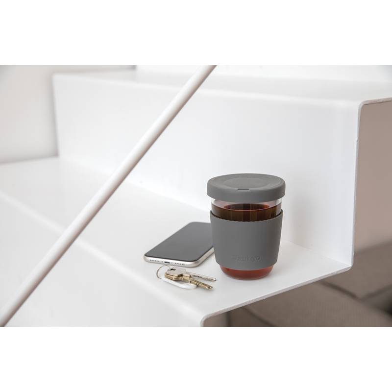 Pohár so silikónovým vrchnákom a úchopom Ukiyo Pohár so silikónovým vrchnákom a úchopom Ukiyo