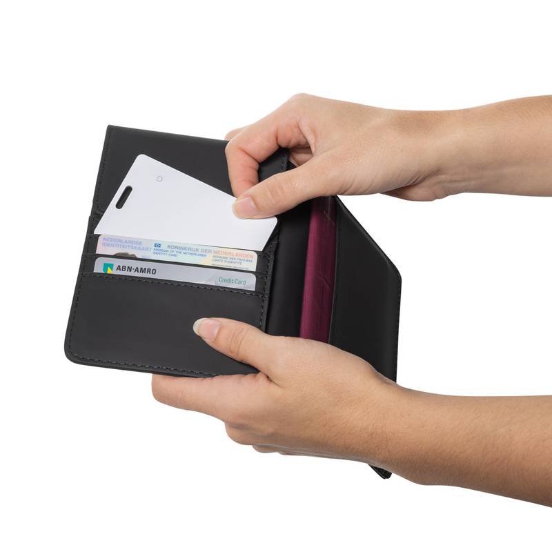 Ultratenká karta s nabíjecím lokátorem Findit z RCS plastu, bílá Ultratenká karta s nabíjecím lokátorem Findit z RCS plastu, bílá