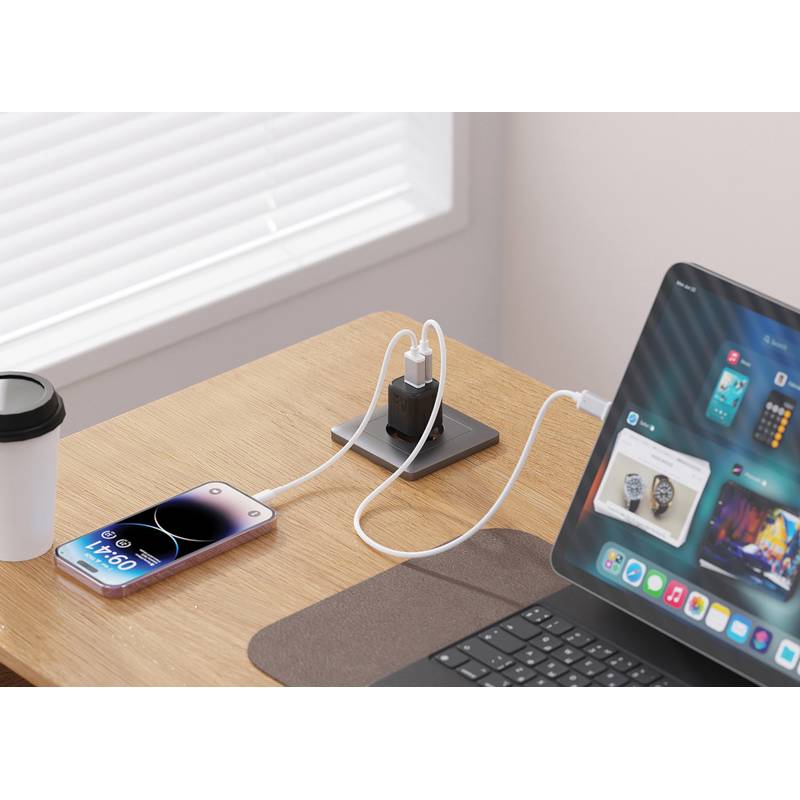 Urban Vitamin Santa Cruz RCS recykl. pl. 70W nabíjačka GAN, čierna Urban Vitamin Santa Cruz RCS recykl. pl. 70W nabíjačka GAN, čierna