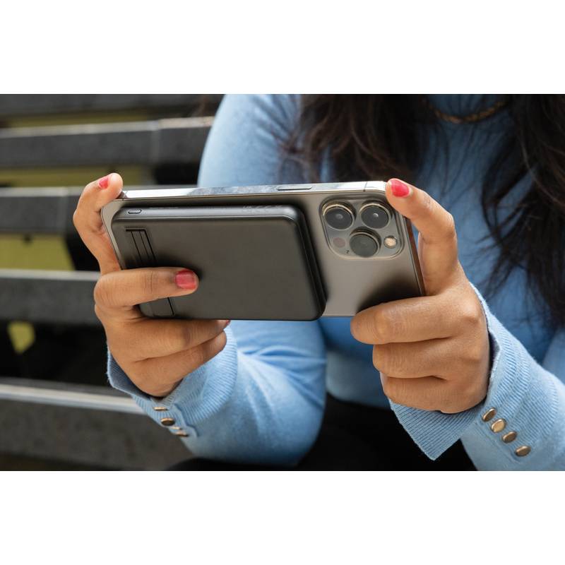 Magnetická powerbanka Zen 5000mAh 5W z RCS plastu a bambusu, čierna Magnetická powerbanka Zen 5000mAh 5W z RCS plastu a bambusu, čierna