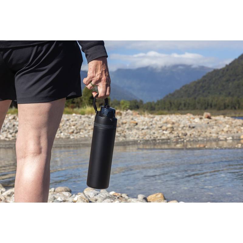 Uzatvárateľná fľaša Omni Sip 700ml z RCS recyklovanej ocele, čierna Uzatvárateľná fľaša Omni Sip 700ml z RCS recyklovanej ocele, čierna