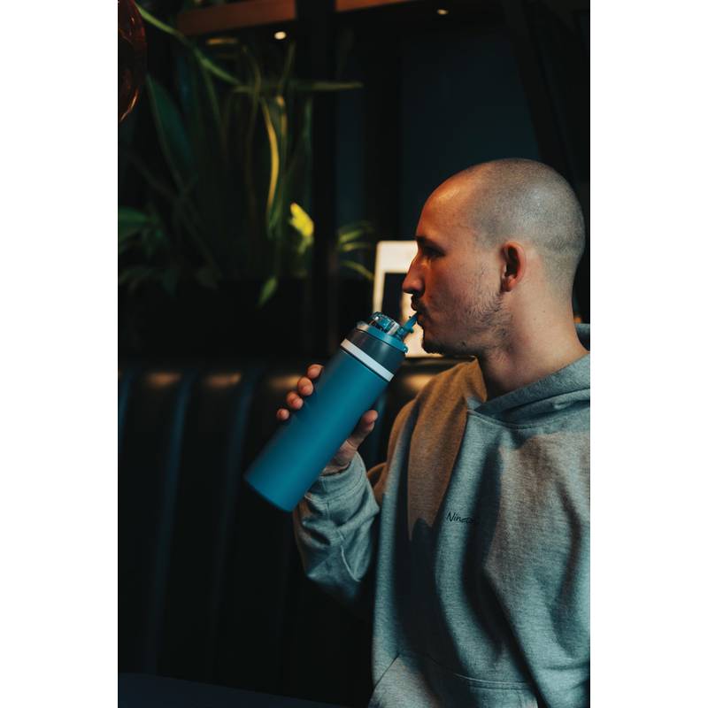 Uzatvárateľná fľaša Omni Sip 700ml z RCS recyklovanej ocele, čierna Uzatvárateľná fľaša Omni Sip 700ml z RCS recyklovanej ocele, čierna