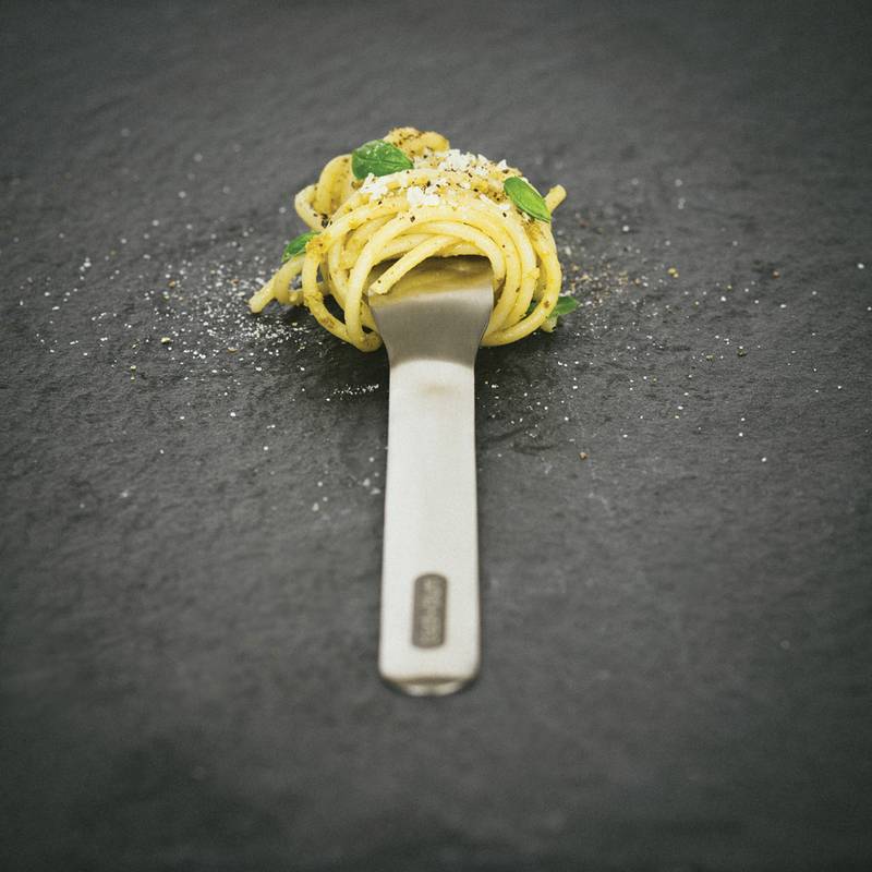 Súprava príborov Black+Blum, sivá strieborná Súprava príborov Black+Blum, sivá strieborná