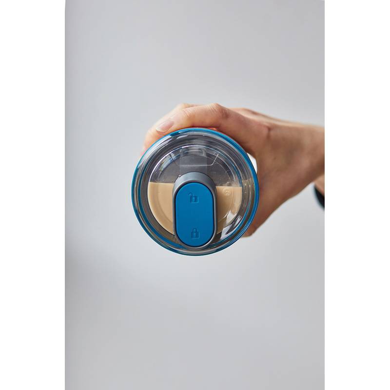 Cestovní nerezový termo hrnek 600ml Black+Blum, modrá tyrkysová Cestovní nerezový termo hrnek 600ml Black+Blum, modrá tyrkysová