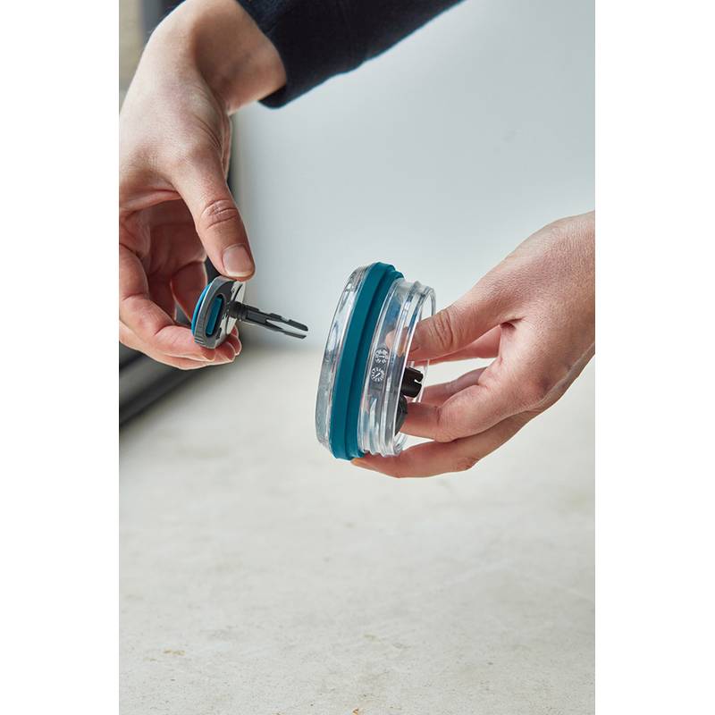 Cestovní nerezový termo hrnek 600ml Black+Blum, modrá tyrkysová Cestovní nerezový termo hrnek 600ml Black+Blum, modrá tyrkysová