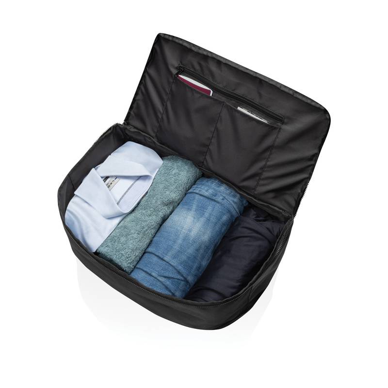 Víkendová taška na 15,6" notebook Swiss Peak z RPET AWARE™, čierna Víkendová taška na 15,6" notebook Swiss Peak z RPET AWARE™, čierna