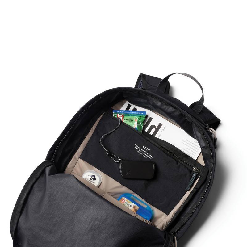 Bellroy Lite Daypack, černá Bellroy Lite Daypack, černá