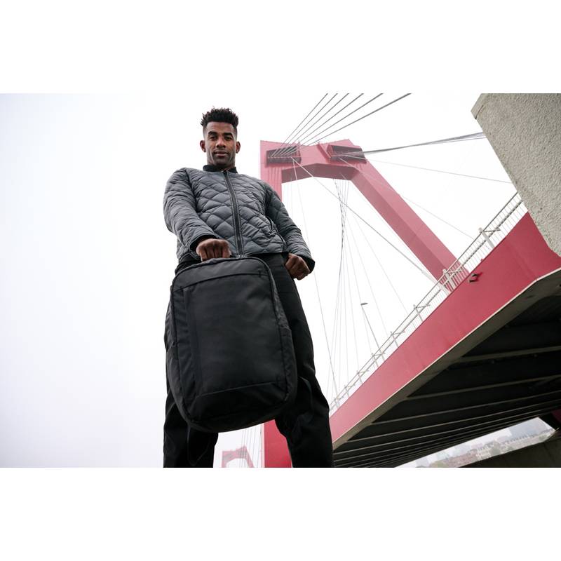 Batoh na 15,6" notebook Swiss Peak Edin z RPET AWARE™, čierna Batoh na 15,6" notebook Swiss Peak Edin z RPET AWARE™, čierna