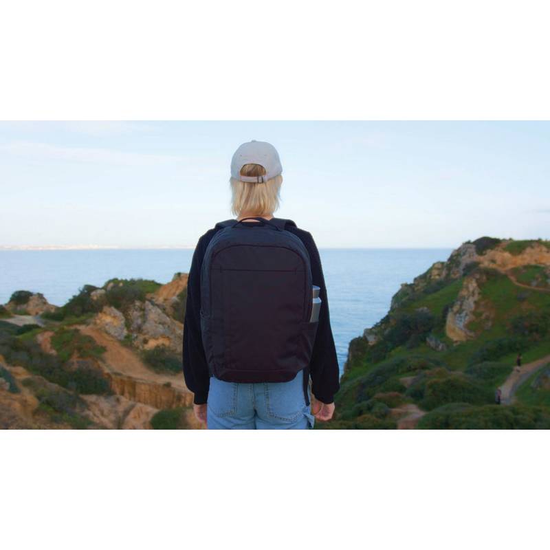 Batoh na 15,6" notebook Swiss Peak Edin z RPET AWARE™, čierna Batoh na 15,6" notebook Swiss Peak Edin z RPET AWARE™, čierna