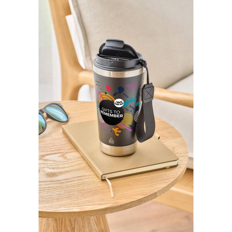 Recyklovaný nerezový dvojplášťový hrnček na pitie 500 ml Kayla, čierna Recyklovaný nerezový dvojplášťový hrnček na pitie 500 ml Kayla, čierna