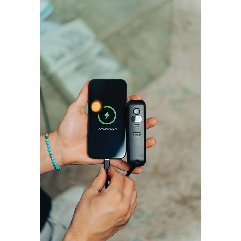 Urban Vitamin Eureka RCS recyklovaná 65W hybridná nabíjačka, čierna Urban Vitamin Eureka RCS recyklovaná 65W hybridná nabíjačka, čierna