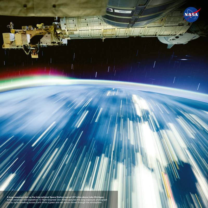 NOTIQUE Poznámkový kalendář NASA 2026, 30 x 30 cm NOTIQUE Poznámkový kalendář NASA 2026, 30 x 30 cm