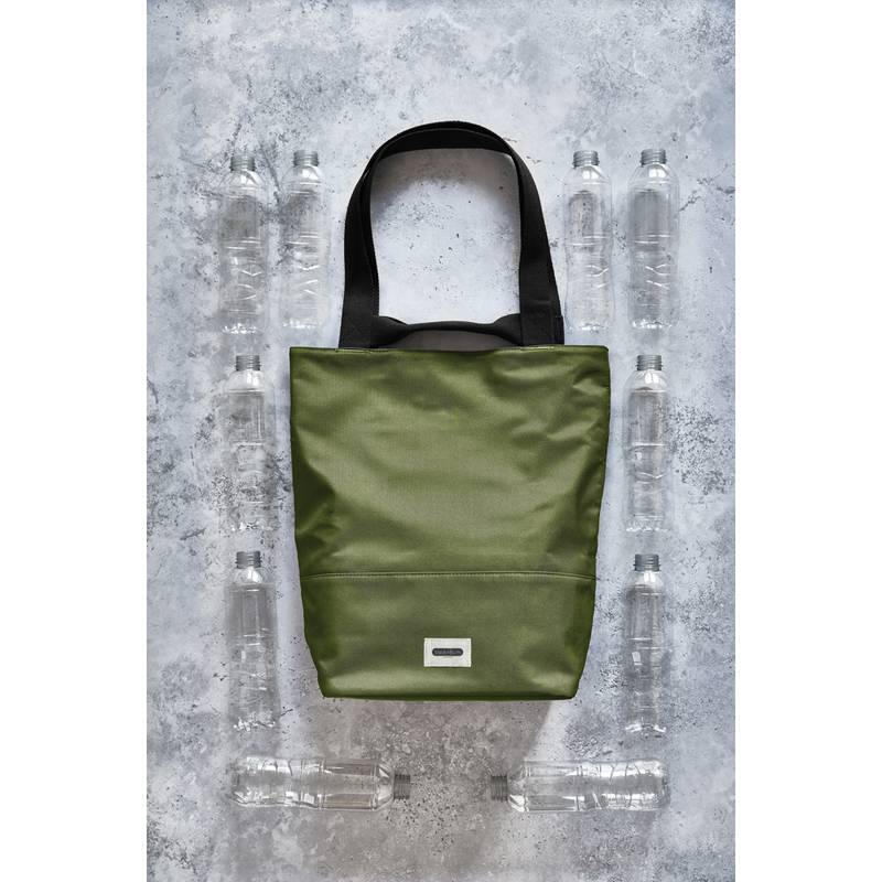 Izolovaná/chladící taška 16l Black+Blum, zelená moss Izolovaná/chladící taška 16l Black+Blum, zelená moss