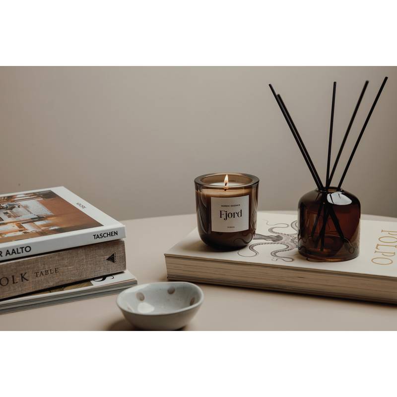 VINGA Nordic Essence svícen, modrá - hnědá dark VINGA Nordic Essence svícen, modrá - hnědá dark