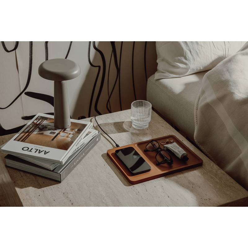 VINGA Timo RCS stolní nabíječka a podložka na příslušenství, hnědá VINGA Timo RCS stolní nabíječka a podložka na příslušenství, hnědá