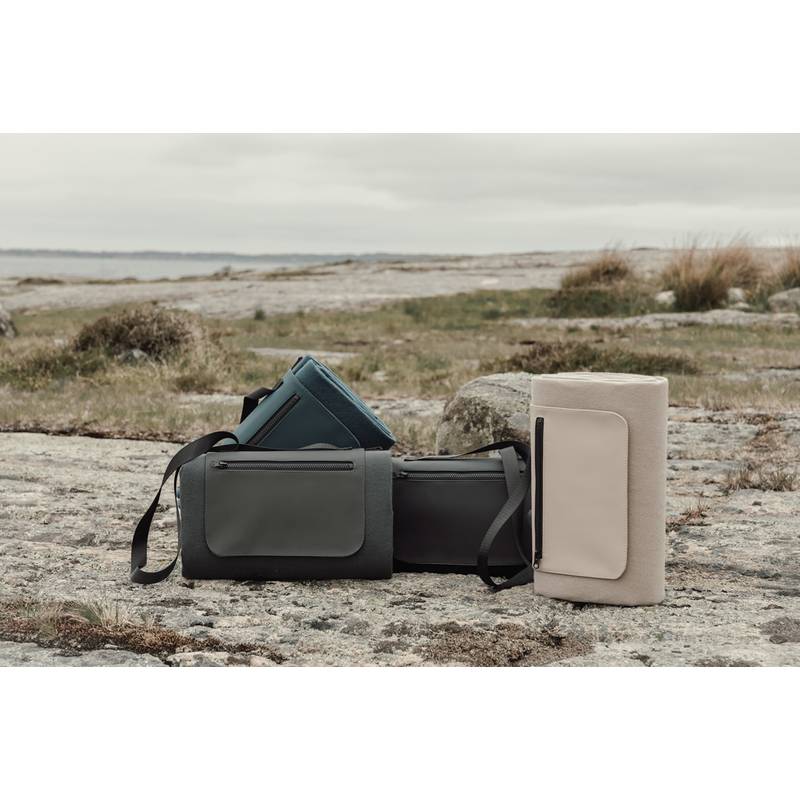 VINGA Baltimore RCS pikniková deka, černá VINGA Baltimore RCS pikniková deka, černá