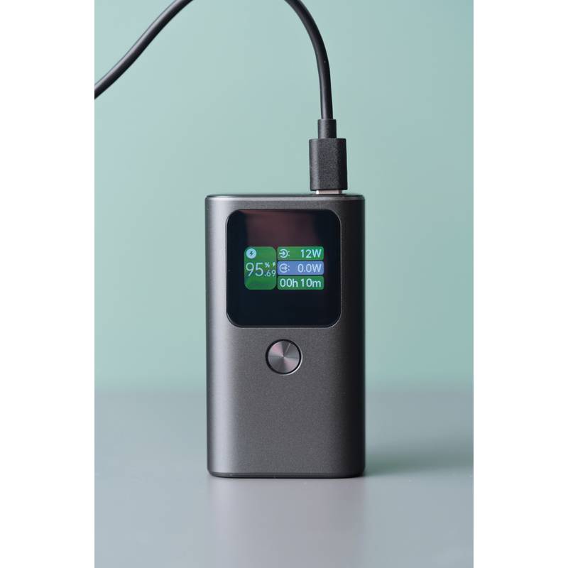 Urban Vitamin Campbell 55W 10 000 mAh kapesní powerbanka, šedá Urban Vitamin Campbell 55W 10 000 mAh kapesní powerbanka, šedá