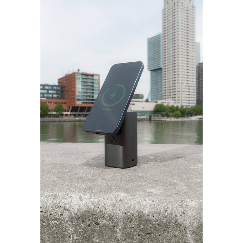 Urban Vitamin Sunnyvale 100W 15 000 mAh magn. powerbanka, sivá Urban Vitamin Sunnyvale 100W 15 000 mAh magn. powerbanka, sivá