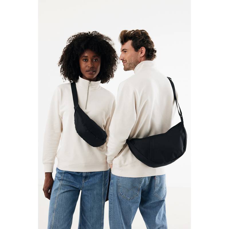 Crescent XL AWARE™ RPET taška přes rameno ve tvaru půlměsíce, černá Crescent XL AWARE™ RPET taška přes rameno ve tvaru půlměsíce, černá