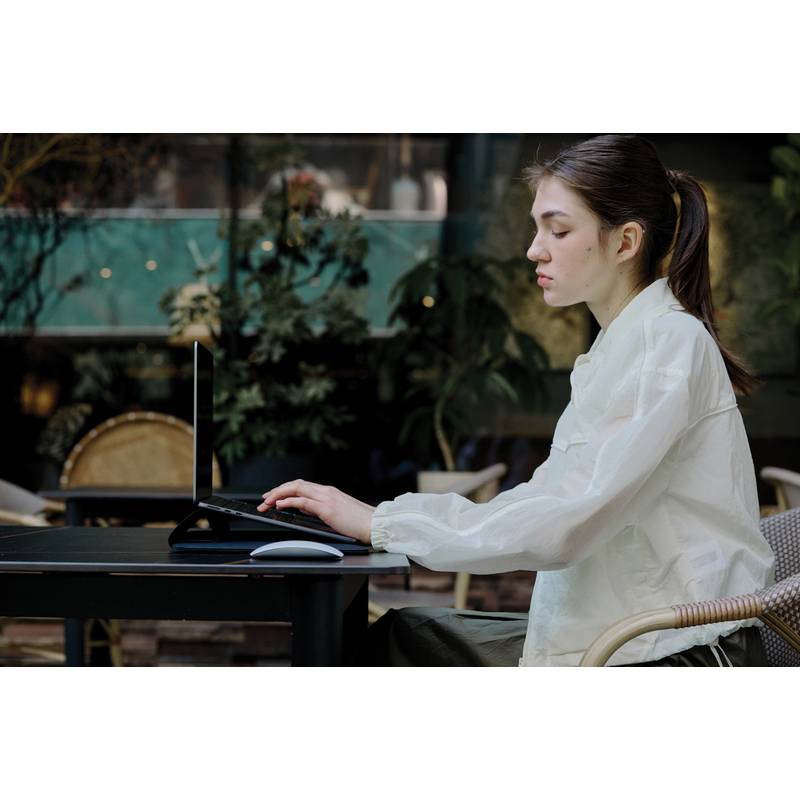 XD Design mobilní pouzdro na notebook 14”, černá XD Design mobilní pouzdro na notebook 14”, černá