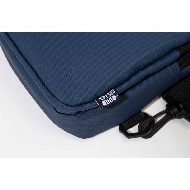 Crobud crossbody taška z RPET, modrá Dark Crobud crossbody taška z RPET, modrá Dark