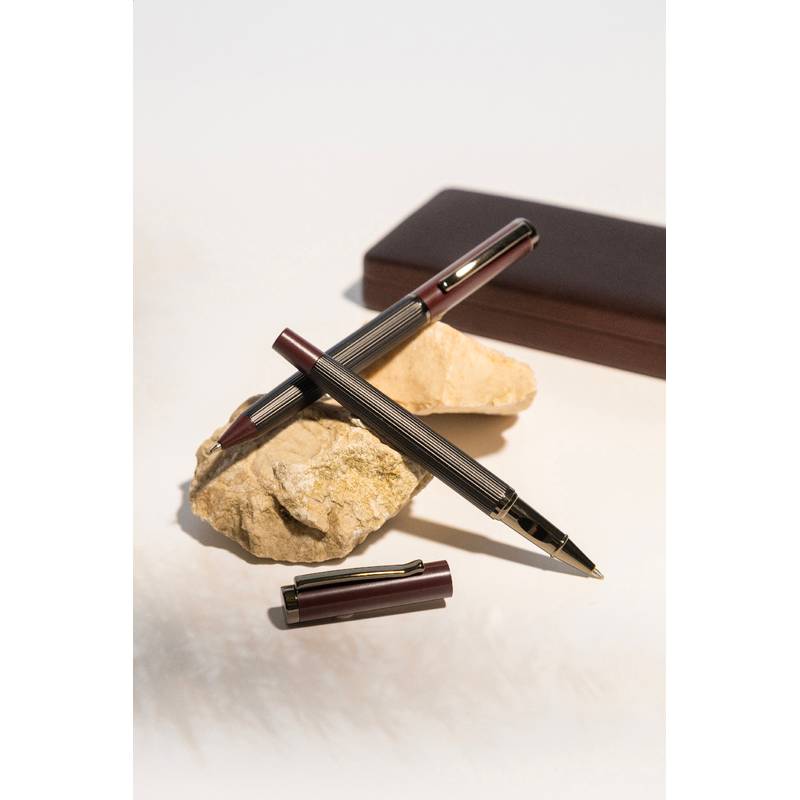 Macaye sada pier, červená Macaye sada pier, červená