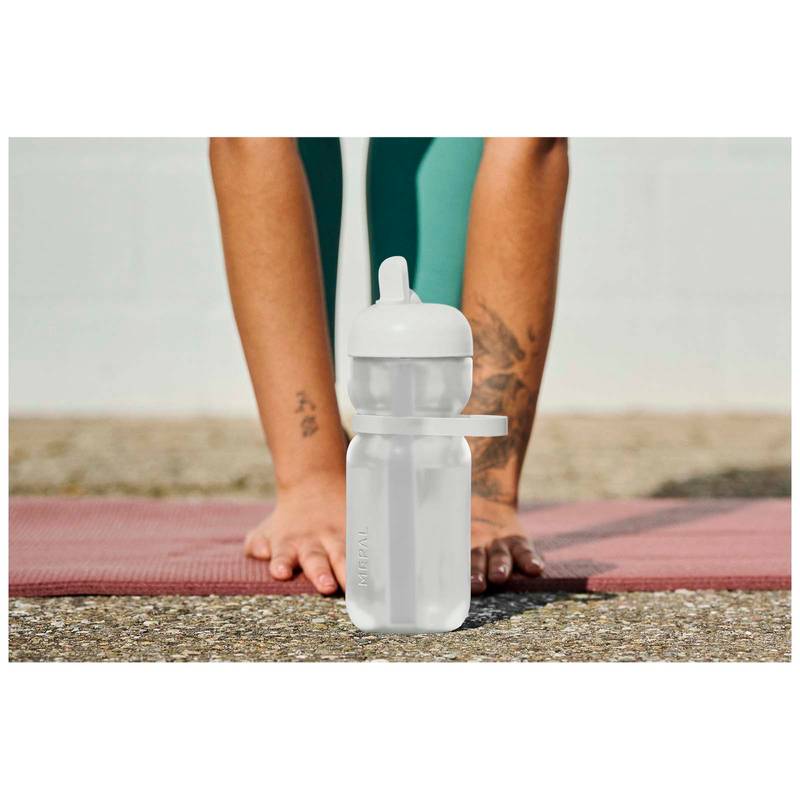 Mepal 600 ml sportovní láhev s vyklápěcím víčkem, bílá Mepal 600 ml sportovní láhev s vyklápěcím víčkem, bílá