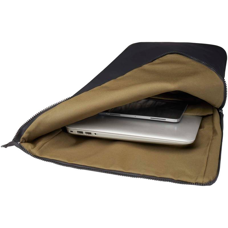 Recyklovaný rolovací batoh Turner na 15,6″ notebook s certifikáciou GRS a objemom 12 l, čierna Recyklovaný rolovací batoh Turner na 15,6″ notebook s certifikáciou GRS a objemom 12 l, čierna